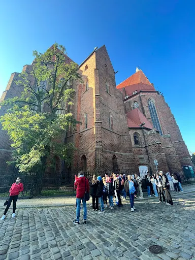 Biuro Podróży Hejhoo - Wycieczki szkolne, kolonie, obozy sportowe, wyjazdy firmowe.